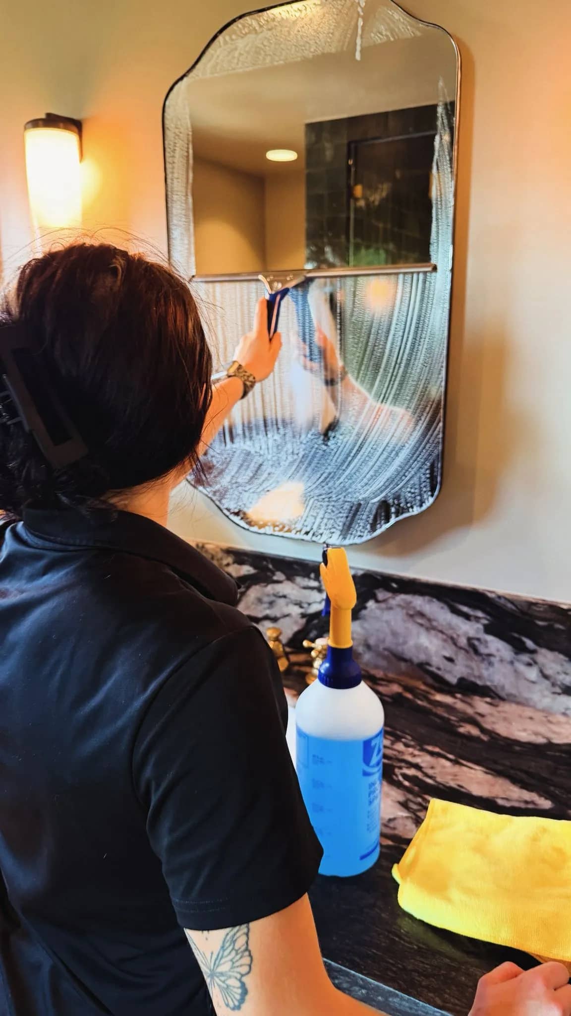 Mirror polished to a streak-free finish