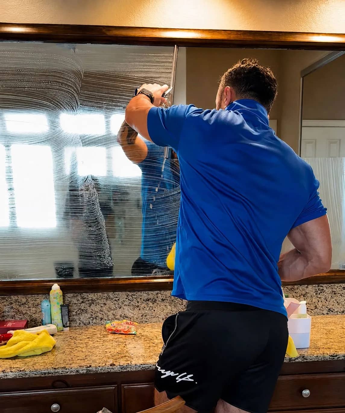 Glass and mirror surfaces polished streak-free